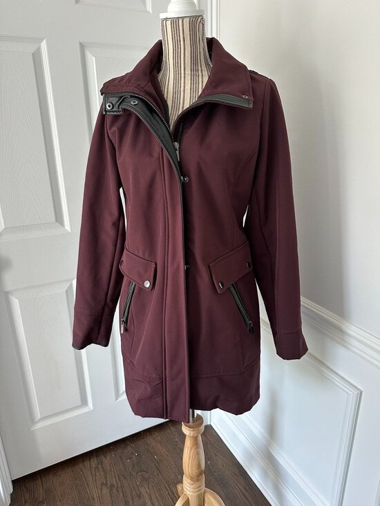 Badgley Mischka Jackets & Blazers - Badgley Mischka Burgundy Softshell Hooded Coat Fleece Lined Zip Jacket Medium